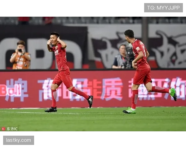 孙兴慜连续强强对话主导进攻,内切射门效率碾压边路旧角色 孙兴慜连续强强对话主导进攻,内切射门效率碾压边路旧角色